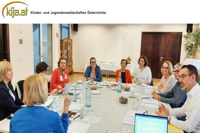 Die Kinder- und Jugendanwälte österreichs, gemeinsam mit Behindertenanwältin des Bundes, Mag.a Christine Steger. 