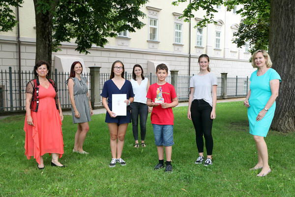 Technische Mittelschule Bad Leonfelden, Bezirk Urfahr Umgebung mit LRin Gerstrofer und Kinder- und Jugendanwältin Winkler-Kirchberger 