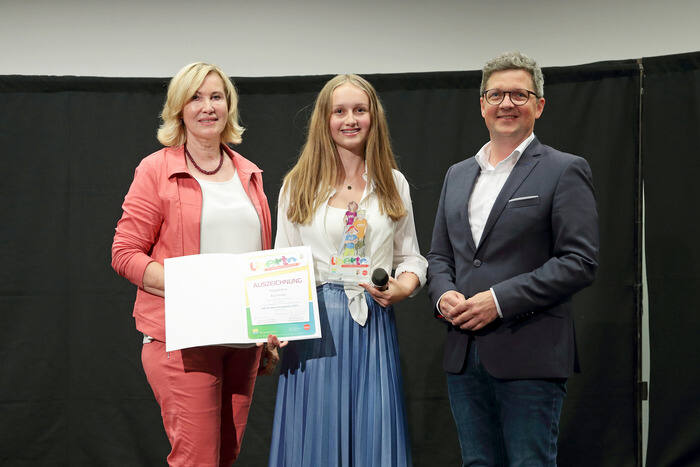 Überreichung des Liberto 2023 an die Preisträgerin der Kategorie Solo Band Magdalena Buchmayr (Bezirk Freistadt)